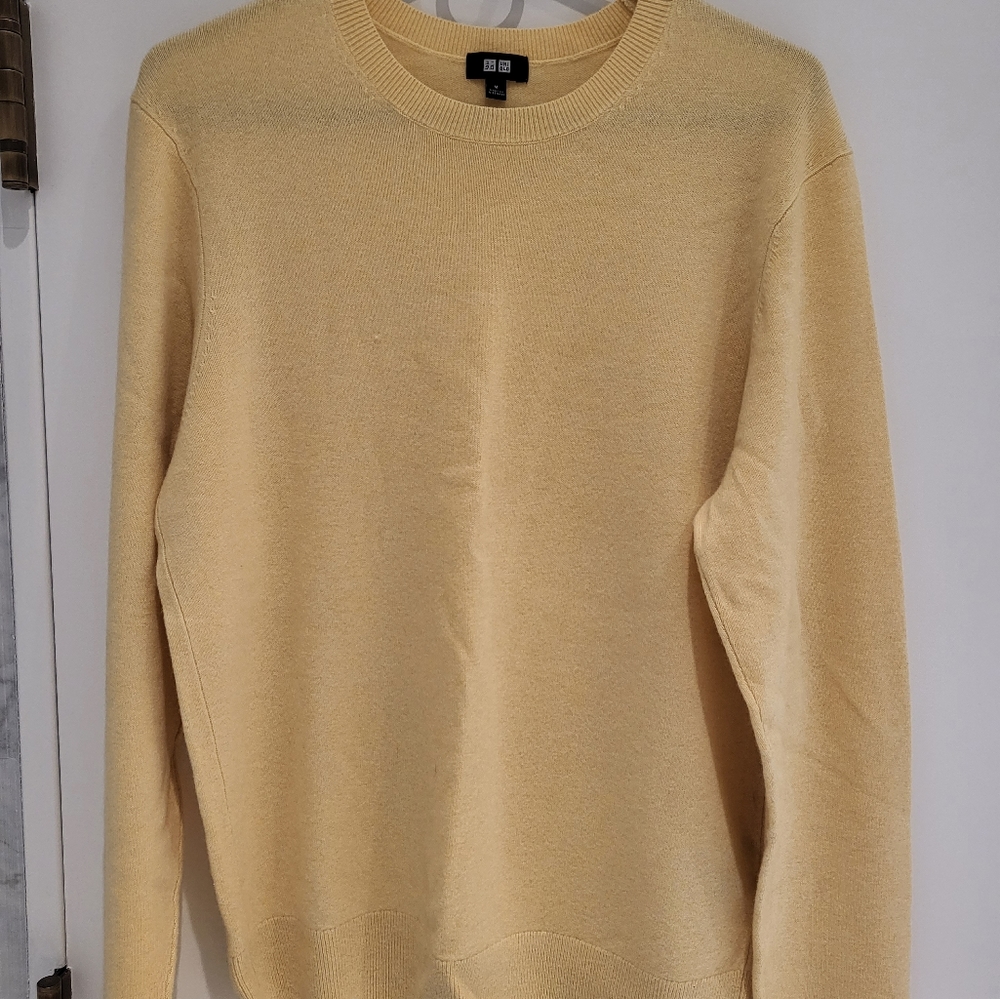 Uniqlo Cashmere crew neck long-sleeve sweater